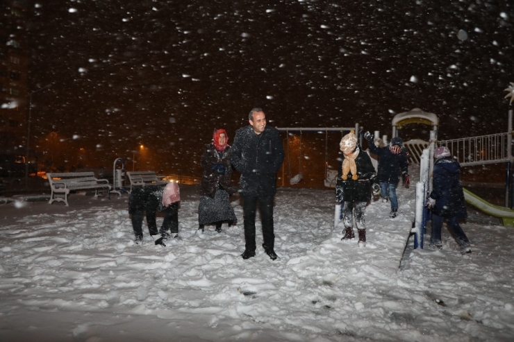 İncesu’da Ana Yollar, Kaldırımlar, Kamuya Açık Alanlar Temizleniyor