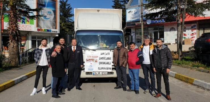 Oyuncak Firmaları, Deprem Bölgesine Bir Tır Oyuncak Gönderdi