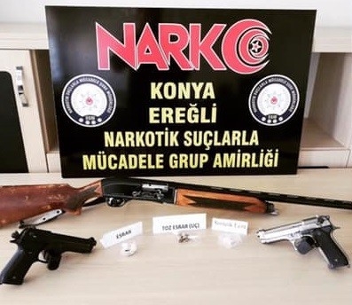 Sokak Satıcılarına Operasyonda 7 Bin 101 Bin Hap Ele Geçirildi