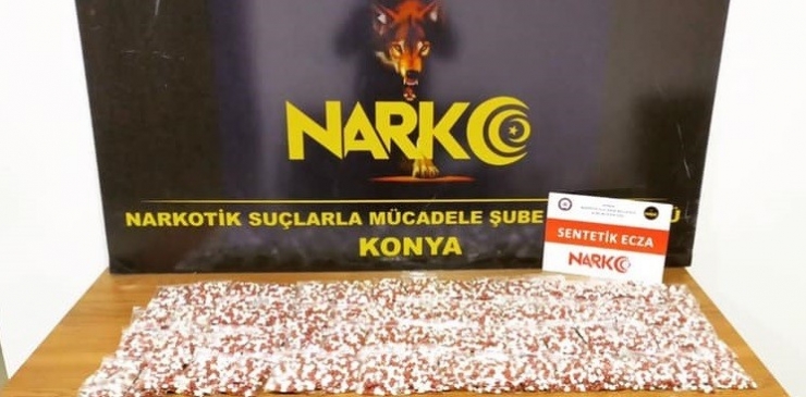 Sokak Satıcılarına Operasyonda 7 Bin 101 Bin Hap Ele Geçirildi