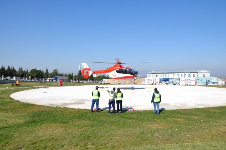 Manisa Şehir Hastanesi Heliport Alanına İlk Ambulans Helikopter İndi