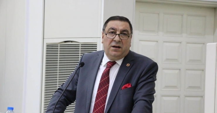 İzmir’de Gergin Meclis Toplantısı