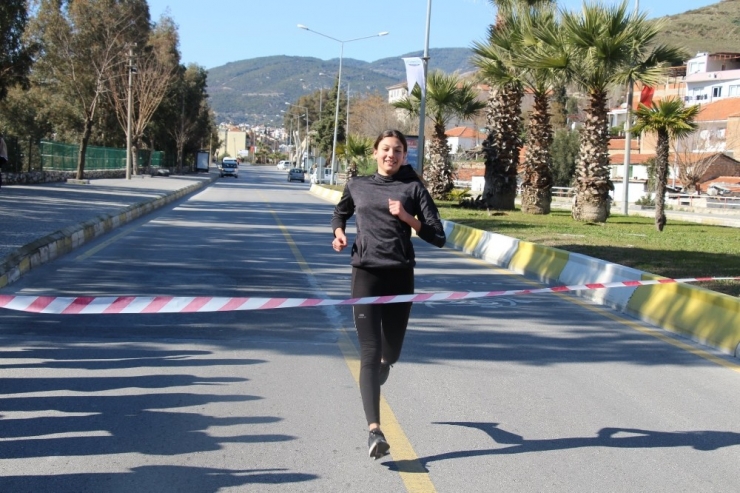 Söke’de Öğrenciler Atatürk İçin Koştu