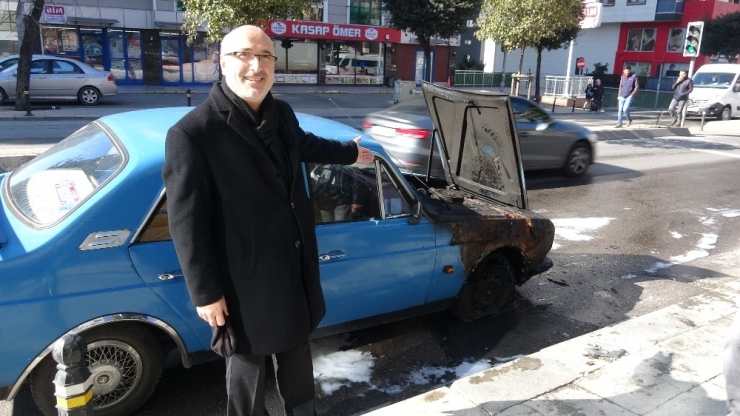Pendik’te 1975 Model Klasik Otomobil Alev Alev Yandı