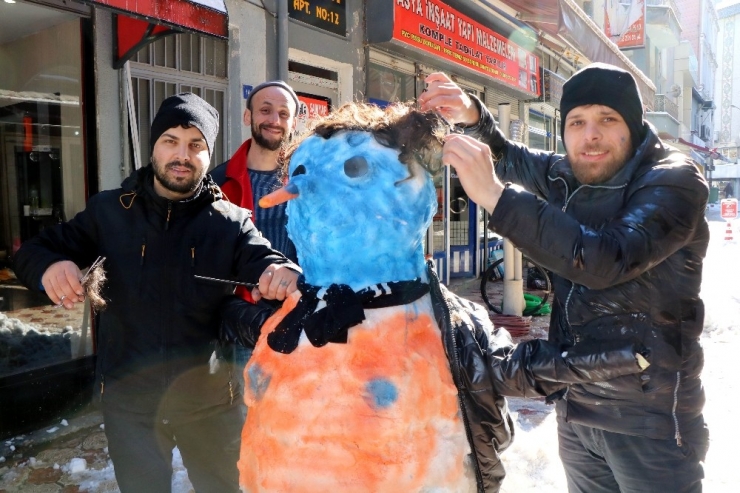 Kar Kimine Eğlence Kimine İse Çile Oldu