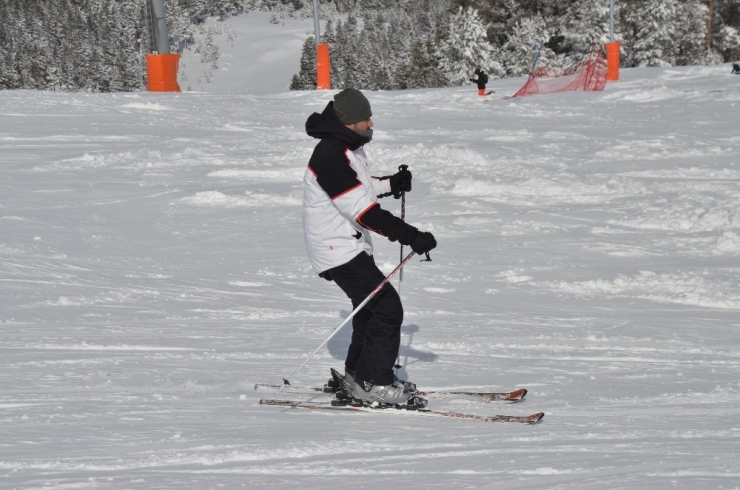 Sarıkamış’ta Kristal Kar Üzerinde Kayak Keyfi