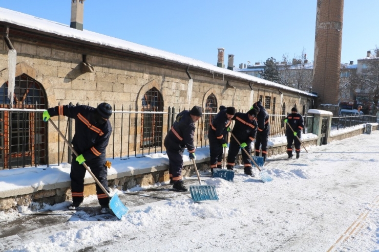 Sivas’ta Hissedilir Isı Eksi 24 Olarak Ölçüldü