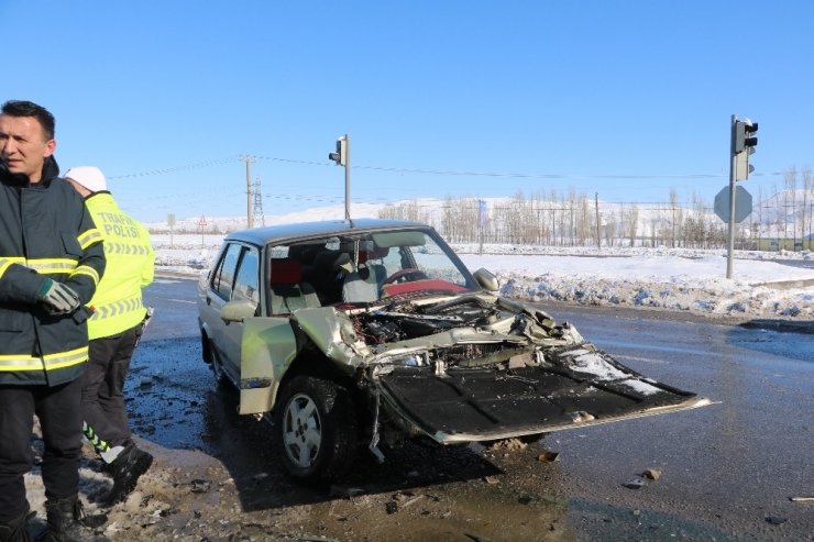 Sivas’ta Trafik Kazası: 5 Yaralı