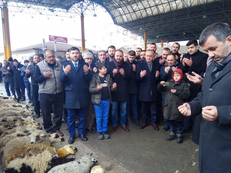 Mhp Yenimahalle’den Musibet Ve Belaların Defi İçin 41 Kurban