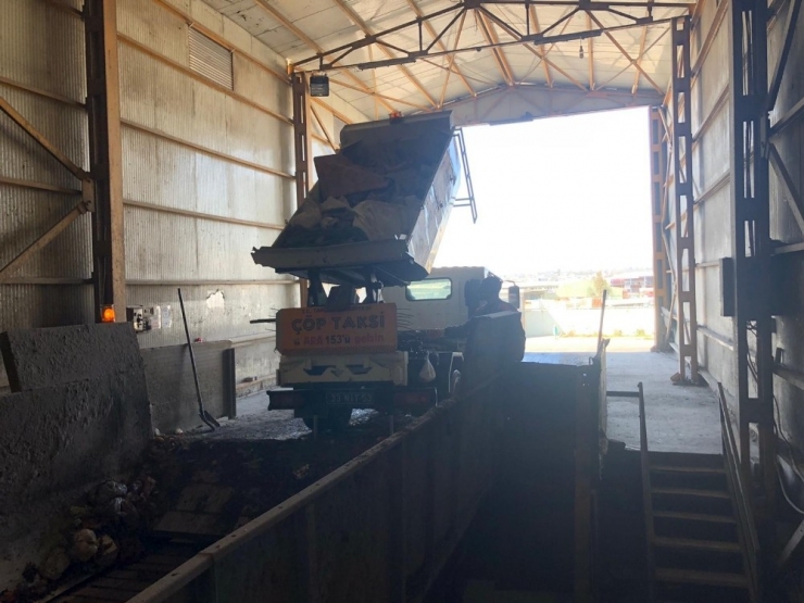 Tarsus’ta "Çöp Evden" 1 Kamyon Çöp Çıktı