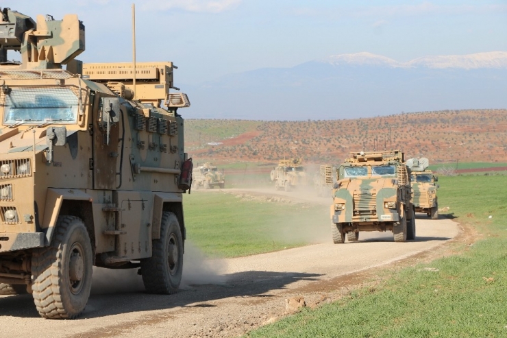 Sınırda Helikopter Hareketliliği