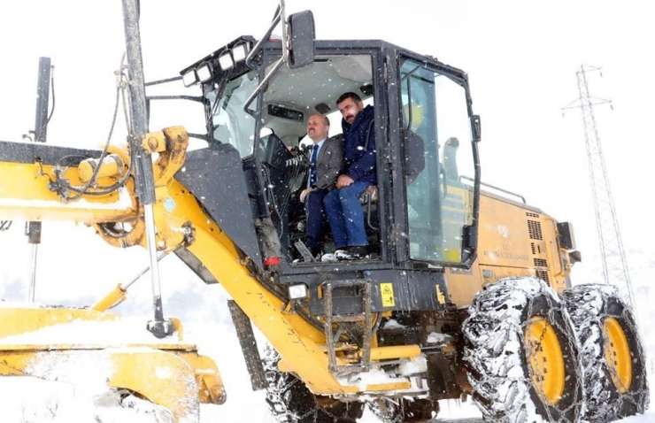 Vali Varol’dan Karla Mücadeleye Yakın Takip