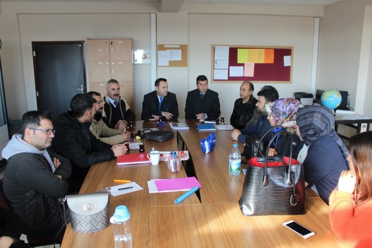 Müdür Tunçmen, Bölükyayla Lisesinde İncelemelerde Bulundu