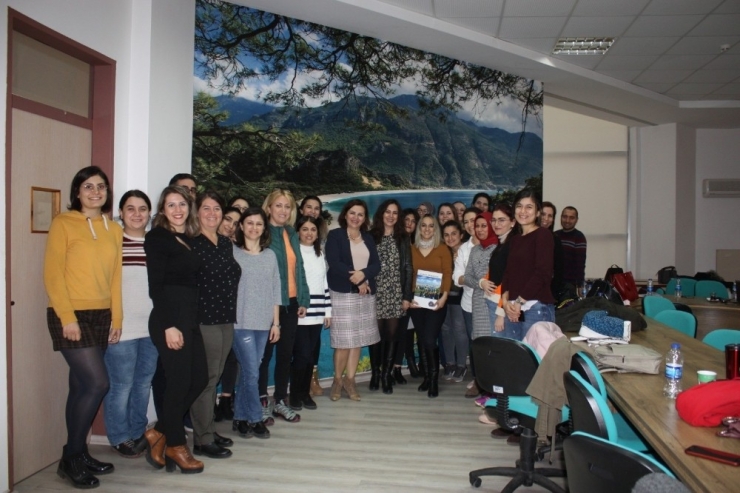 Hemşirelere Klinik Uygulama Eğitimi