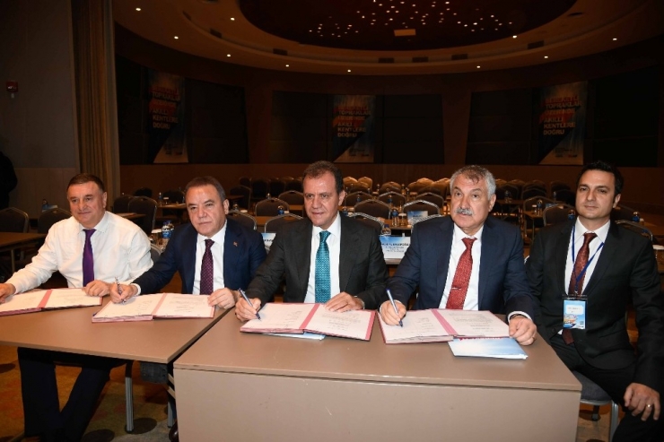 Başkan Böcek, Temiz Akdeniz Projesi Protokolünü İmzaladı