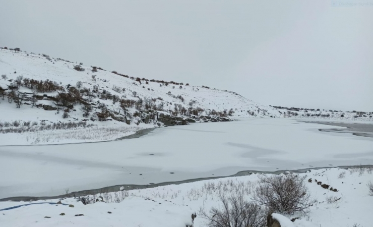 Aksaray’da Göletler Buz Tuttu