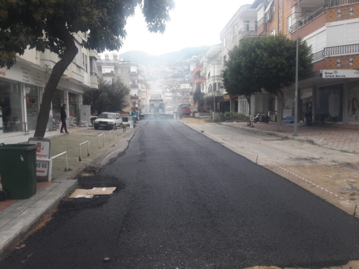 Hacet Mahallesinde Sıcak Asfalt