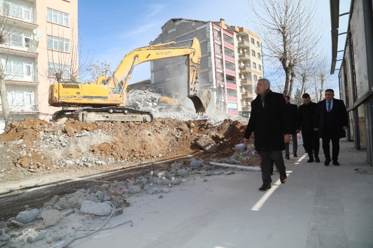 Depremzedeler İçin Yapılacak Kalıcı Konutların Temeli 10 Gün İçerisinde Atılacak