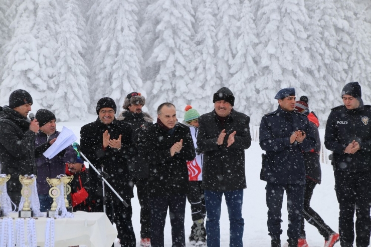 Analig’de Dereceye Giren Sporcular Madalyalarına Kavuştu