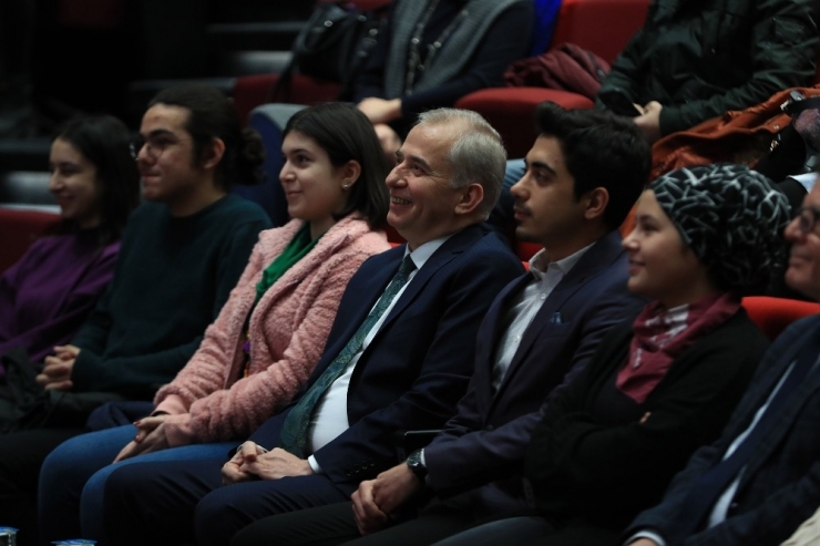 Başkan Zolan: "Gençlik Varsa Gelecek Var Demektir"