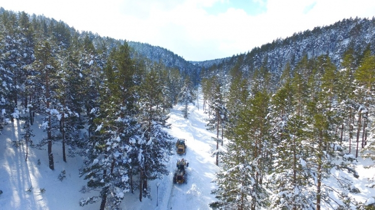 Dumanlı Tabiat Parkında Karla Mücadele Çalışmaları Havadan Görüntülendi