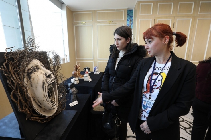 Toplumsal Sorunlara Seramik Üzerinden Dikkat Çektiler