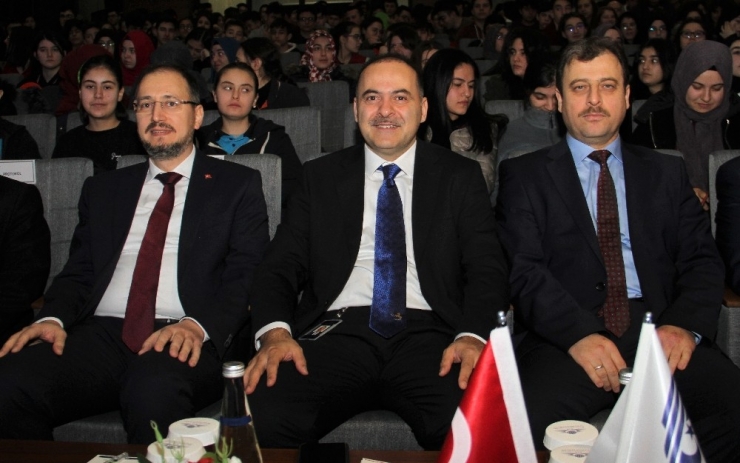 Facebook, ’Güvenli İnternet Günü’nü Kutladı