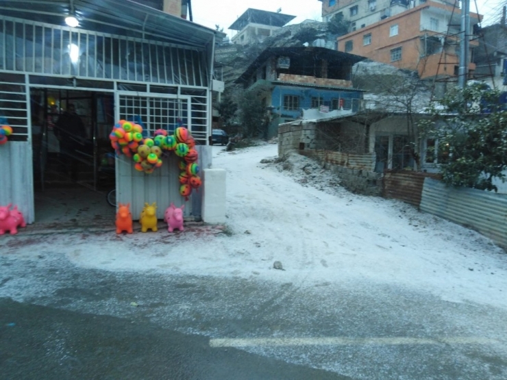 Hatay’da Antakya-yayladağı Yolu Ulaşıma Kapandı