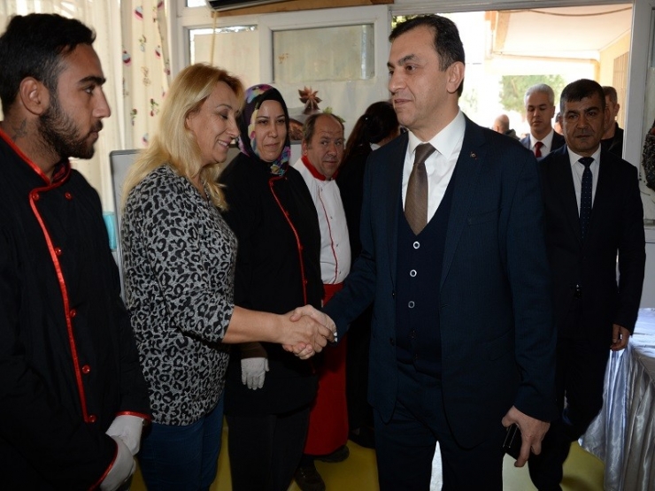 "Çiçekleri Soldurmayalım" Kursiyerleri Eğitime Başladı