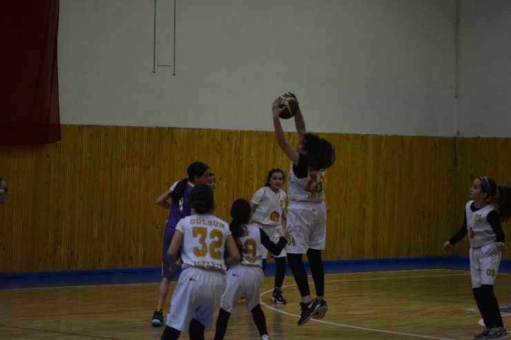 Potada Çifte Şampiyonluk Nazmiye Demirel’den