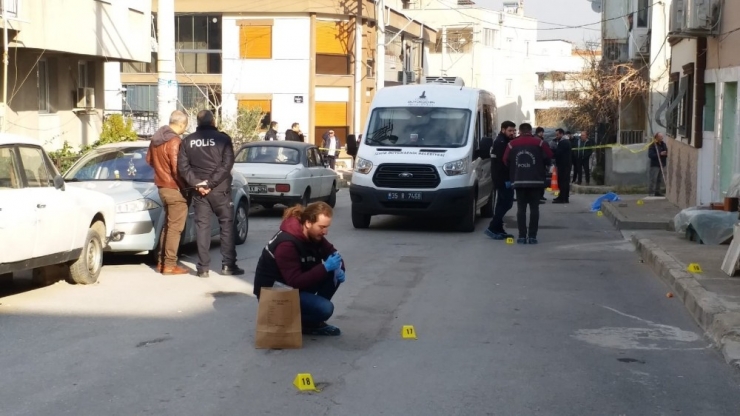 İzmir’deki Husumetlisini Bıçaklayarak Öldüren Şahıs Yakalandı