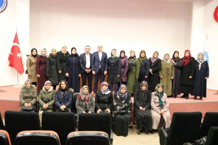 Karacabey Kış Aylarında Da Çiçek Bahçesi Gibi