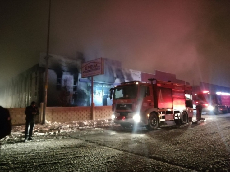 Kayseri’de Alev Alan Fabrika Kullanılamaz Hale Geldi