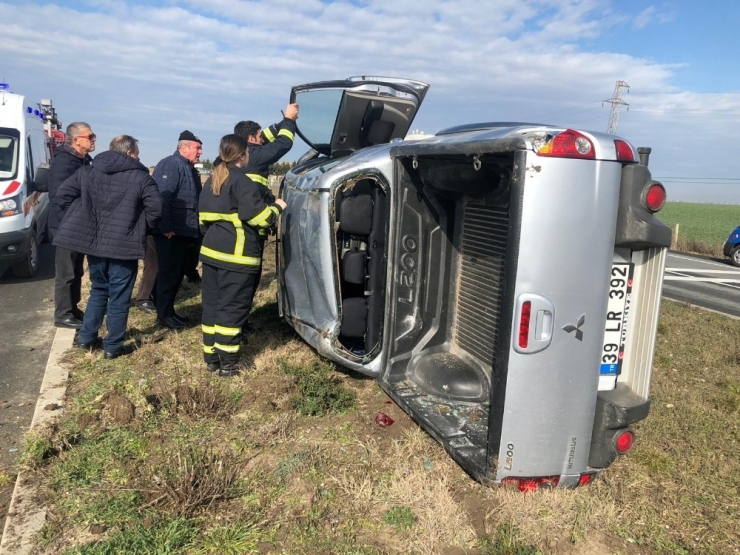 Yoldan Çıkan Araç Devrildi: 2 Yaralı