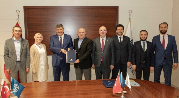 Kto Karatay Üniversitesi Ve Osman Nuri Hekimoğlu Anadolu Lisesi Arasında İş Birliği