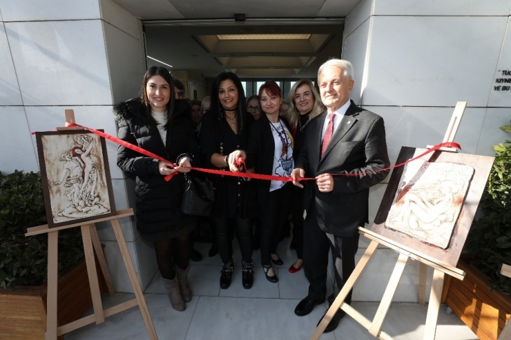 Toplumsal Sorunlara Seramik Üzerinden Dikkat Çektiler