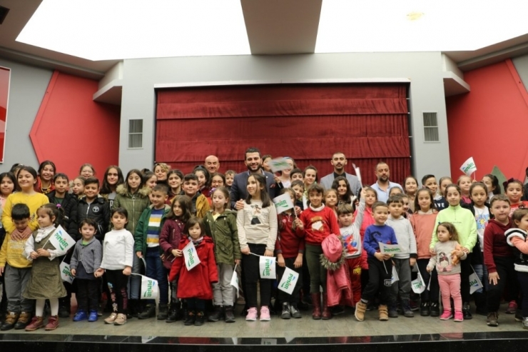 Depremzede Çocuklara Tiyatro Morali