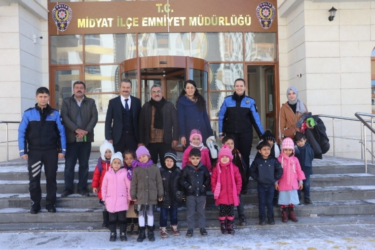 Midyat’ta Minik Öğrenciler Yeni Emniyet Binasını Gezdi