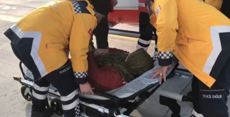 Yol Kardan Kapandı, Hamile Kadının İmdadına Ambulans Helikopter Yetişti