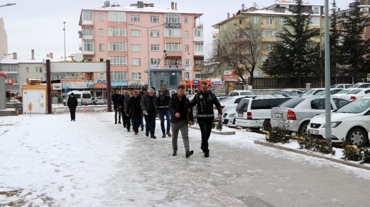 İhale Operasyonunda 10 Şüpheli Adliyede