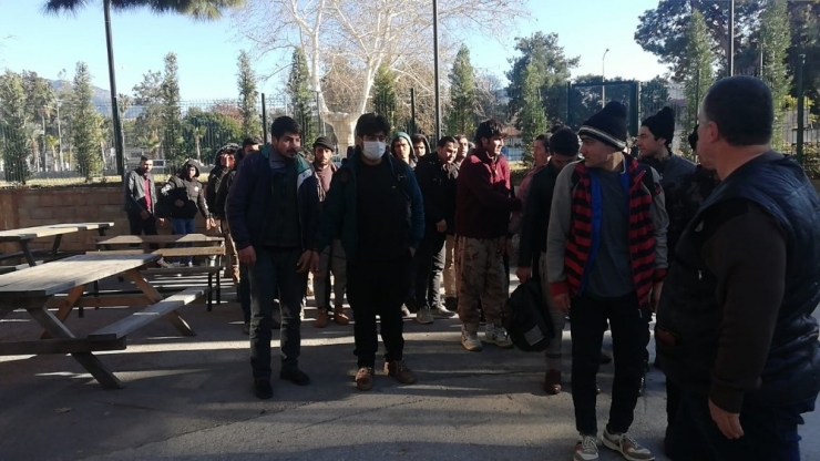 Osmaniye’de 34 Düzensiz Göçmen Yakalandı