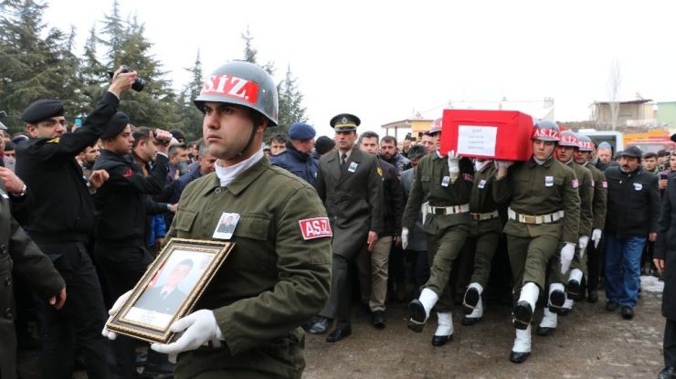 Niğdeli Şehit Dualarla Toprağa Verildi