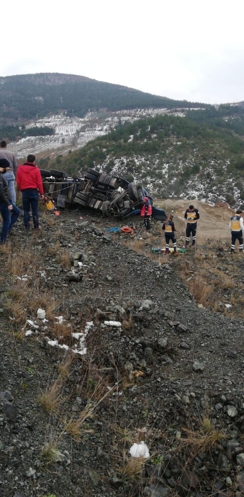 Tır Sürücüsü Feci Şekilde Can Verdi