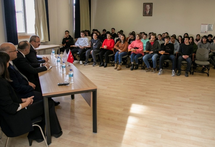 Sanko Okulları 12’inci Sınıf Öğrencilerine Tecrübe Aktarımı