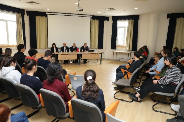 Sanko Okulları 12’inci Sınıf Öğrencilerine Tecrübe Aktarımı