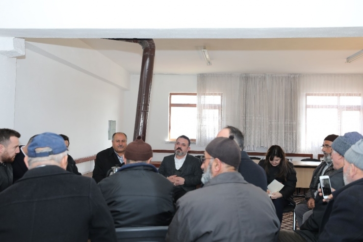 Sincan’da Mahalleleri Gezen Başkan Ercan, Halkın Taleplerini Dinliyor