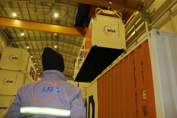 Afad Tırları Suriye Sınırı Ve Depremzedeler İçin Yüklenerek Yola Çıktı