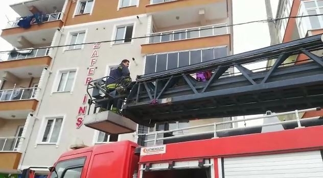 Pencereden Girip Ocağın Altını Kapattılar