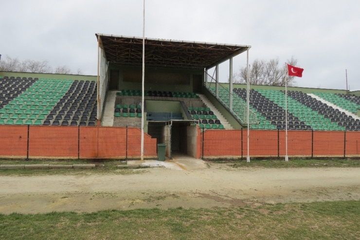 Stadyumun Soyunma Odasından Çamaşır Makinesini Çaldılar