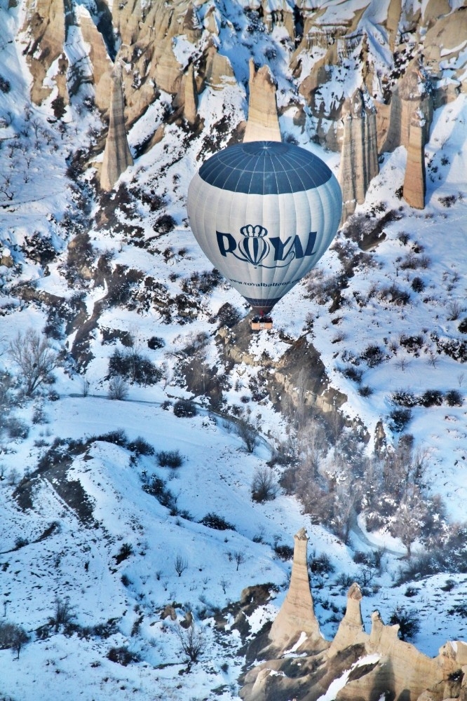 Kapadokya’da Balon Turlarına Kar Engeli